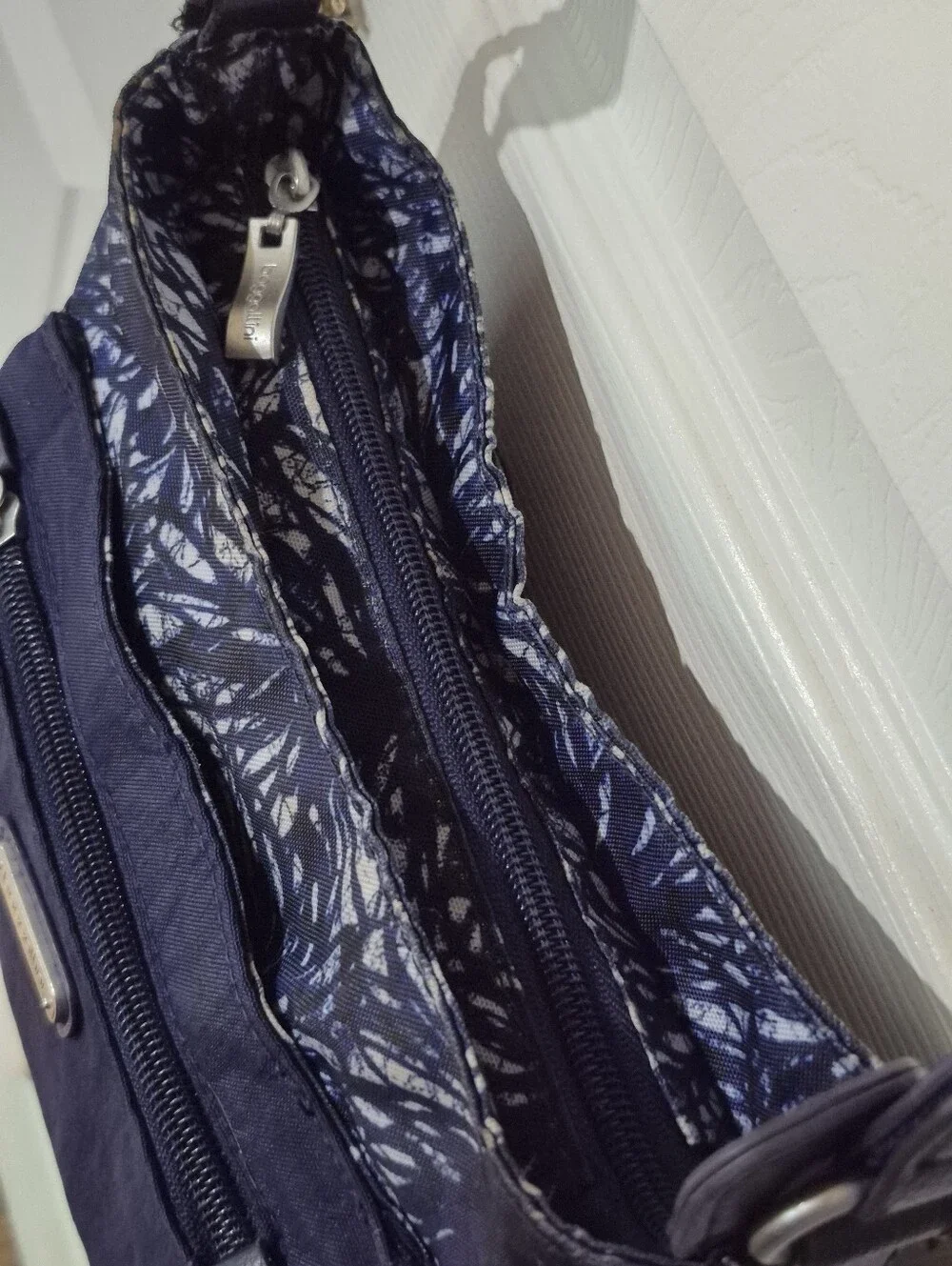 Baggalini Day trip Hobo Crossbody Bag In Navy Blue Floral